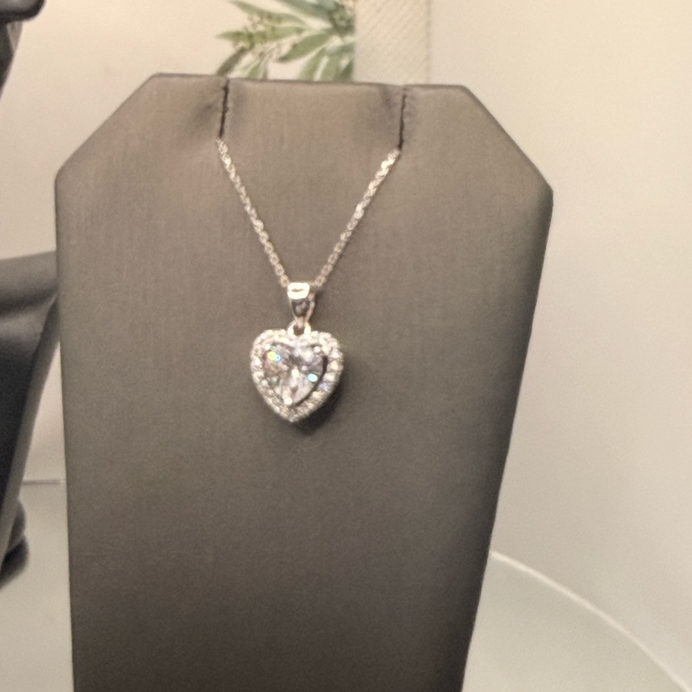 Elegant Silver Heart Pendant Necklace